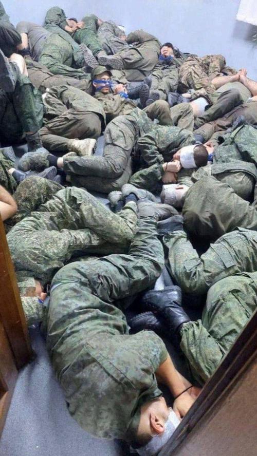 俄罗斯阅兵抓战俘（俄罗斯阅兵解放军视频）